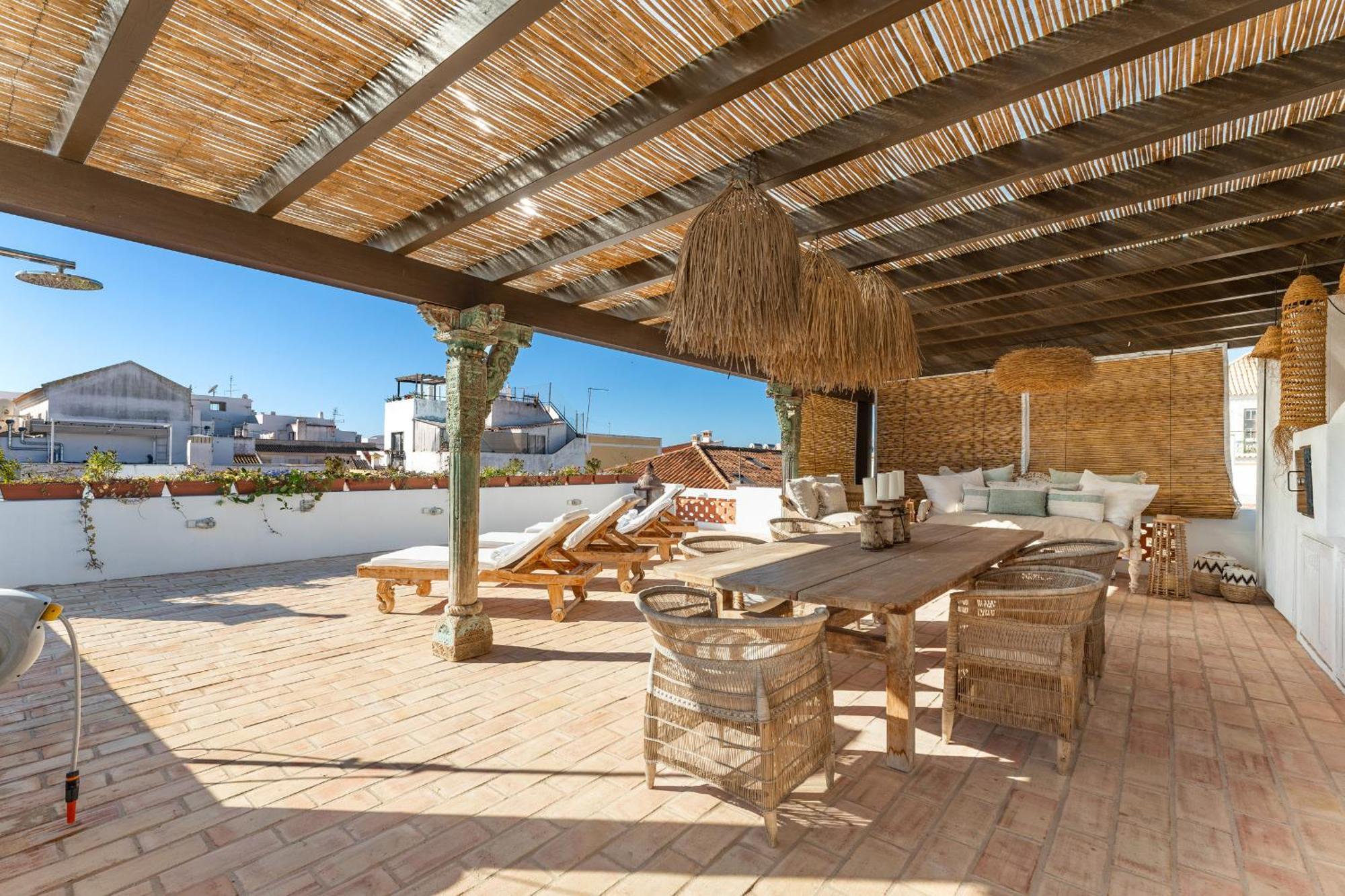 The Rooftop Apartment *